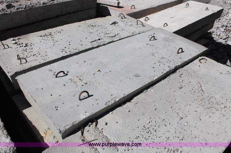 image for item AR9952 (15) concrete dunnage blocks