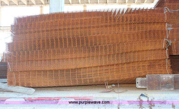 image for item AV9988 (180) Oklahoma 1066-5 steel and wire pre-cast concrete mesh panels