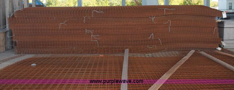 image for item AV9988 (180) Oklahoma 1066-5 steel and wire pre-cast concrete mesh panels