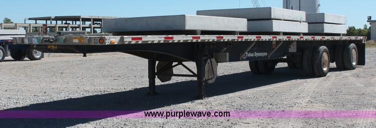 image for item H8437 2000 Utility FS2CHA flatbed spread axle trailer