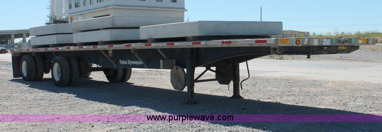 image for item H8437 2000 Utility FS2CHA flatbed spread axle trailer