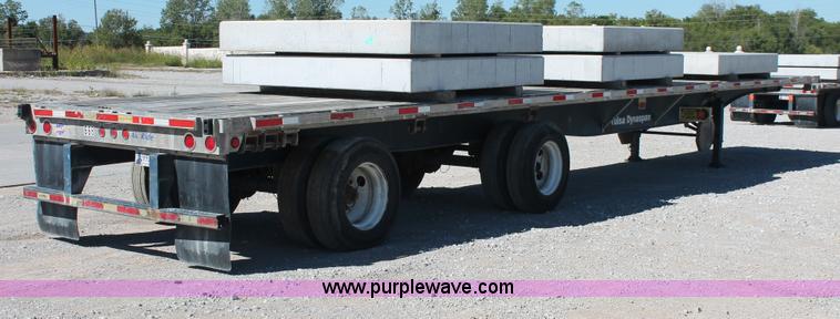 image for item H8437 2000 Utility FS2CHA flatbed spread axle trailer