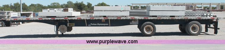 image for item H8437 2000 Utility FS2CHA flatbed spread axle trailer