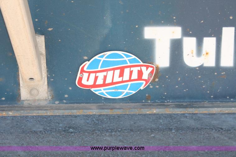 image for item H8437 2000 Utility FS2CHA flatbed spread axle trailer