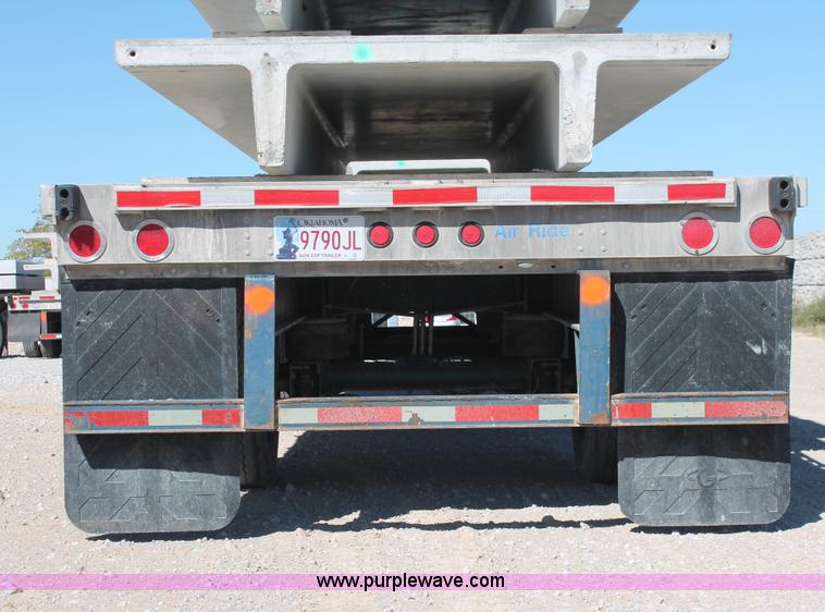 image for item H8441 2003 Utility FS2CHA flatbed spread axle trailer