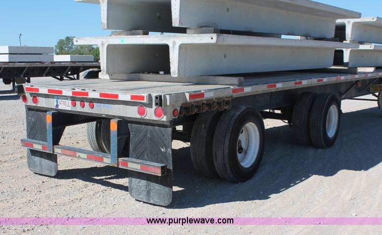 image for item H8441 2003 Utility FS2CHA flatbed spread axle trailer