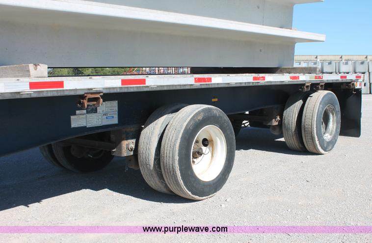 image for item H8443 2002 Utility FS2CHA flatbed spread axle trailer