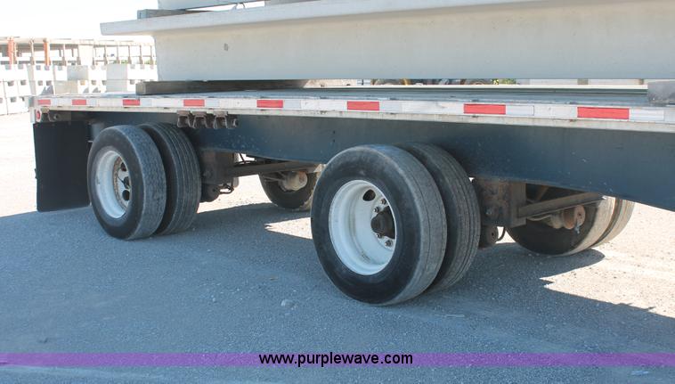 image for item H8443 2002 Utility FS2CHA flatbed spread axle trailer