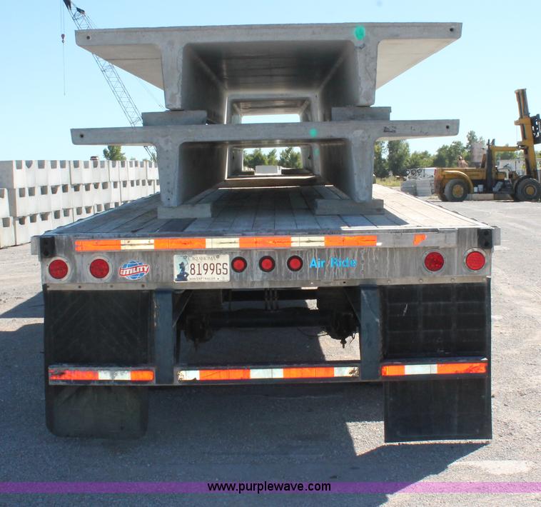 image for item H8444 2003 Utility FS2CHA flatbed spread axle trailer
