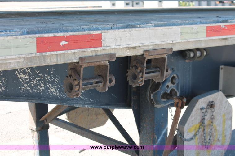 image for item H8444 2003 Utility FS2CHA flatbed spread axle trailer