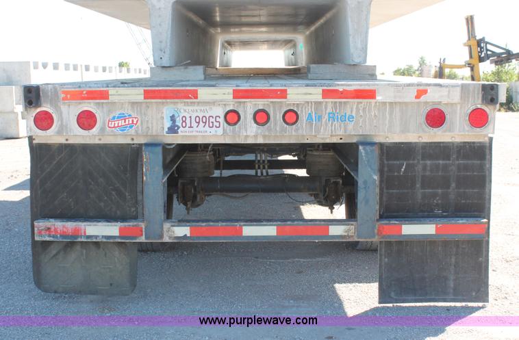 image for item H8444 2003 Utility FS2CHA flatbed spread axle trailer
