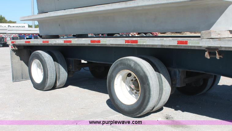 image for item H8444 2003 Utility FS2CHA flatbed spread axle trailer