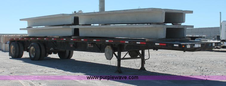 image for item H8447 2001 Fruehauf Fleet Flyer flatbed spread axle float trailer