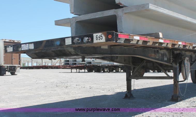 image for item H8447 2001 Fruehauf Fleet Flyer flatbed spread axle float trailer