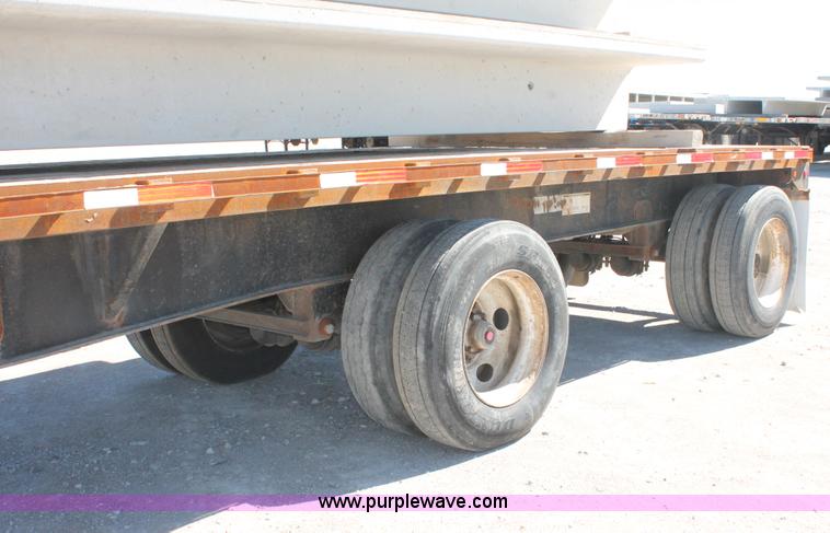 image for item H8447 2001 Fruehauf Fleet Flyer flatbed spread axle float trailer