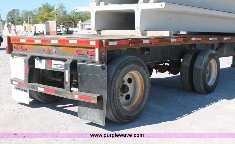 image for item H8447 2001 Fruehauf Fleet Flyer flatbed spread axle float trailer