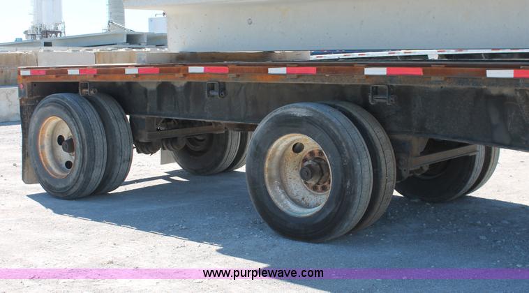 image for item H8447 2001 Fruehauf Fleet Flyer flatbed spread axle float trailer