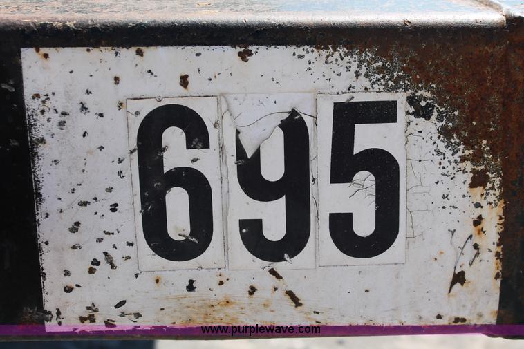 image for item H8447 2001 Fruehauf Fleet Flyer flatbed spread axle float trailer