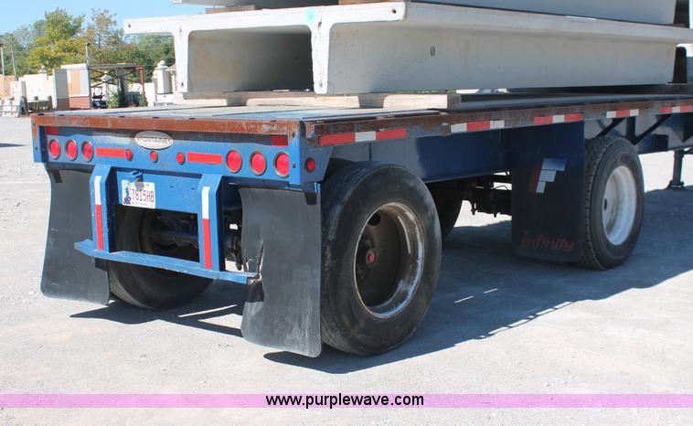 image for item H8448 1996 Fontaine flatbed spread axle float trailer