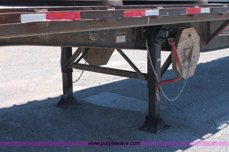 image for item H8453 2001 Fruehauf flatbed spread axle float trailer