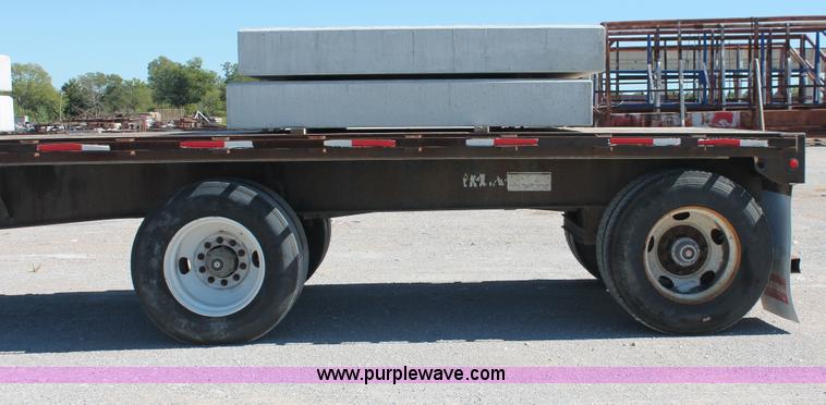image for item H8453 2001 Fruehauf flatbed spread axle float trailer