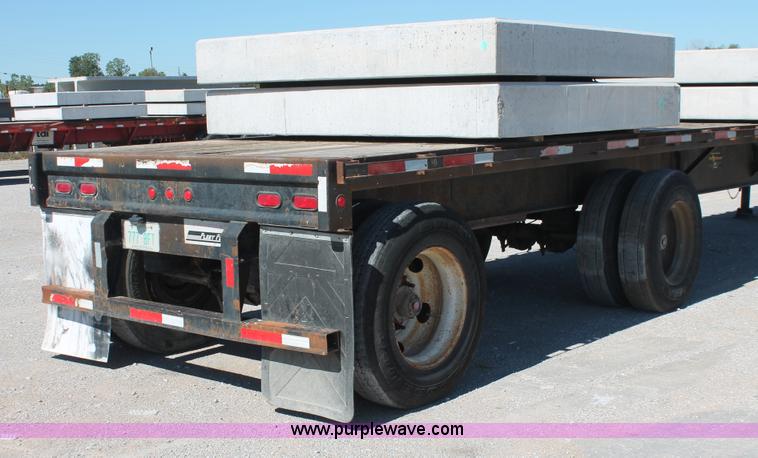 image for item H8453 2001 Fruehauf flatbed spread axle float trailer