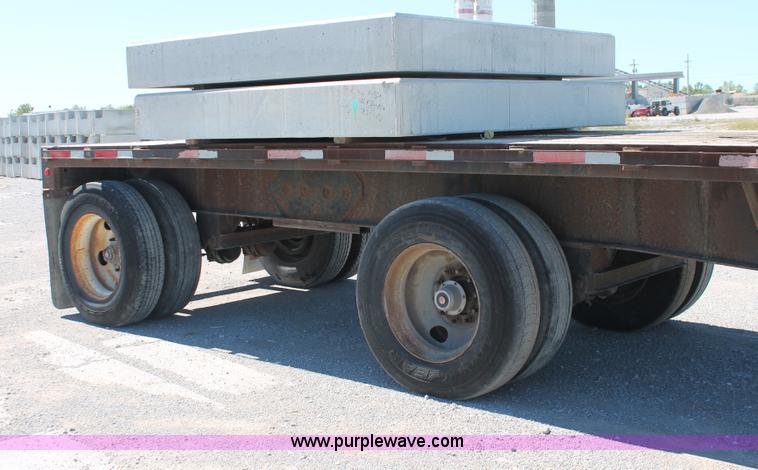 image for item H8453 2001 Fruehauf flatbed spread axle float trailer