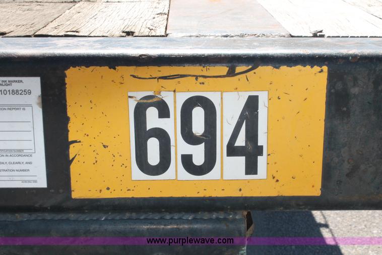 image for item H8453 2001 Fruehauf flatbed spread axle float trailer