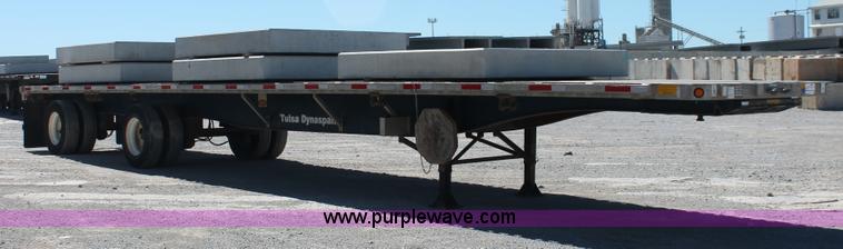 image for item H8454 2000 Utility flatbed tandem axle float trailer