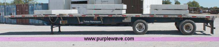 image for item H8454 2000 Utility flatbed tandem axle float trailer