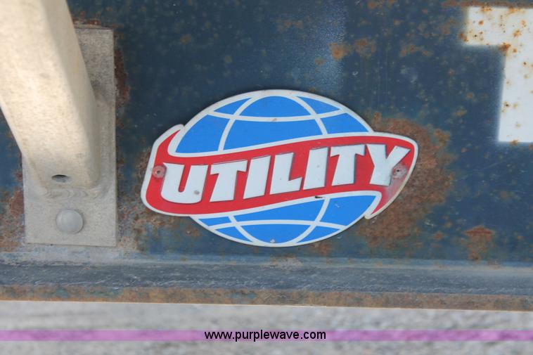 image for item H8454 2000 Utility flatbed tandem axle float trailer