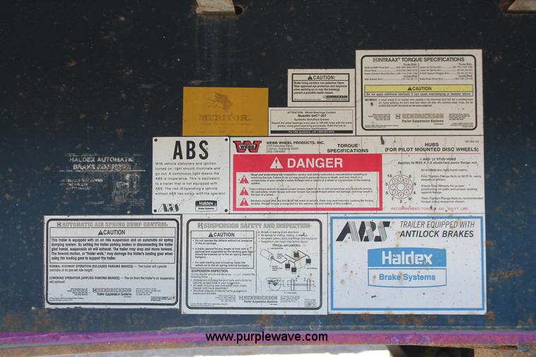 image for item H8454 2000 Utility flatbed tandem axle float trailer