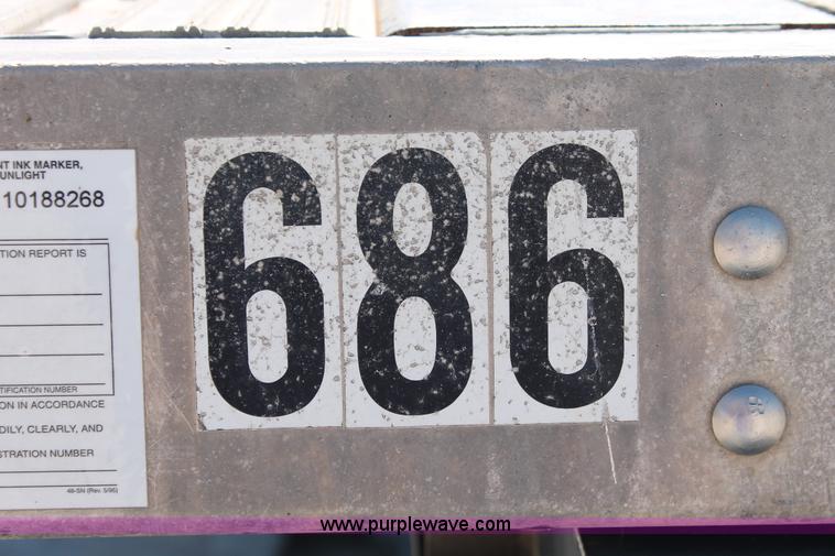 image for item H8454 2000 Utility flatbed tandem axle float trailer