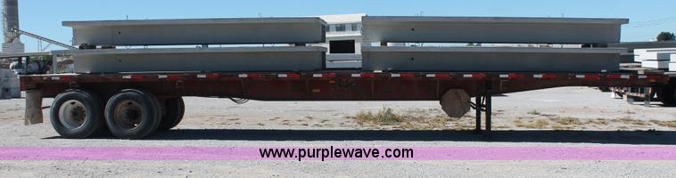 image for item H8457 1989 Fruehauf flatbed tandem axle float trailer