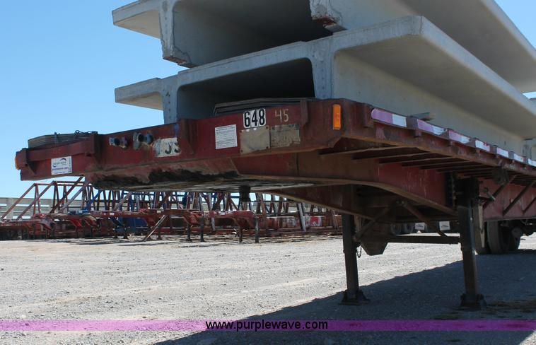 image for item H8457 1989 Fruehauf flatbed tandem axle float trailer
