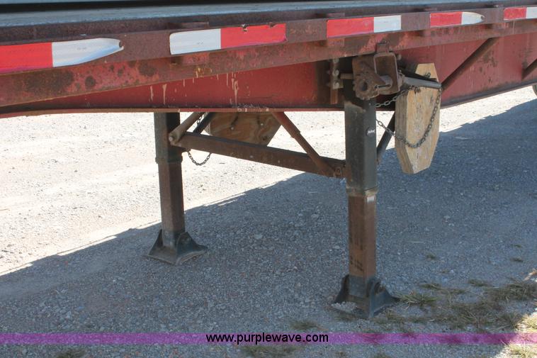 image for item H8457 1989 Fruehauf flatbed tandem axle float trailer