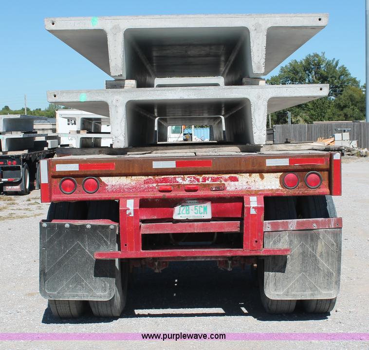 image for item H8458 1989 Fruehauf flatbed tandem axle float trailer