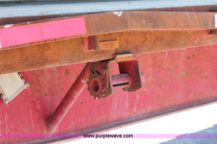 image for item H8458 1989 Fruehauf flatbed tandem axle float trailer