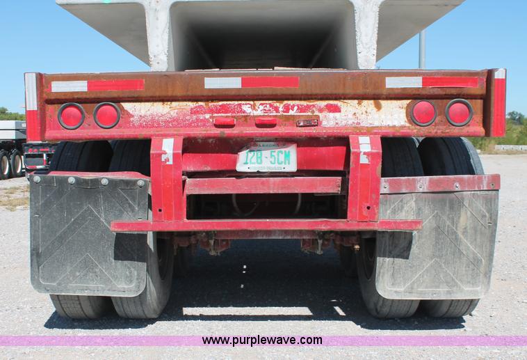 image for item H8458 1989 Fruehauf flatbed tandem axle float trailer