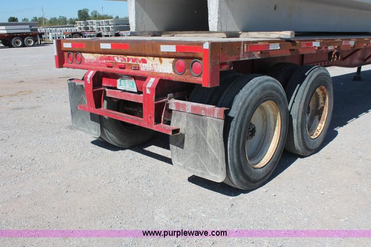 image for item H8458 1989 Fruehauf flatbed tandem axle float trailer