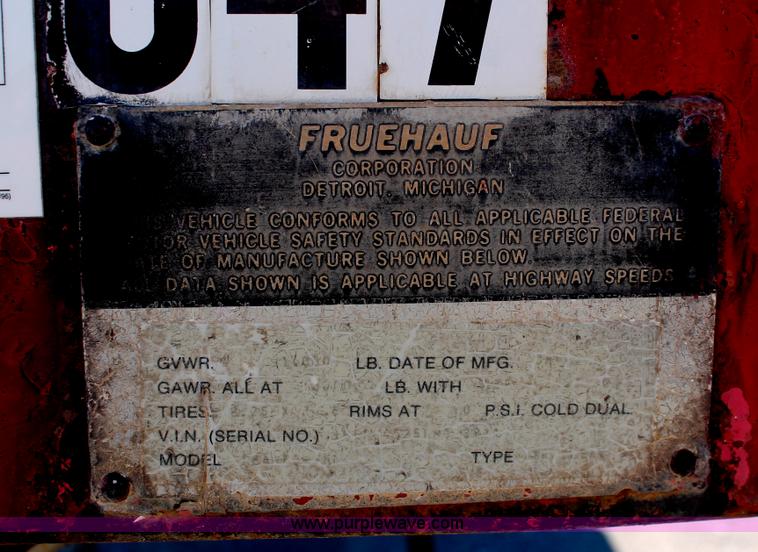 image for item H8458 1989 Fruehauf flatbed tandem axle float trailer