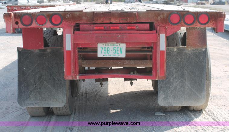 image for item H8473 1986 Utility 40' flatbed float trailer