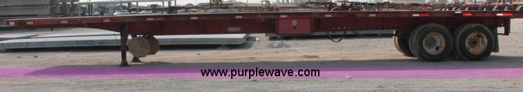 image for item H8473 1986 Utility 40' flatbed float trailer