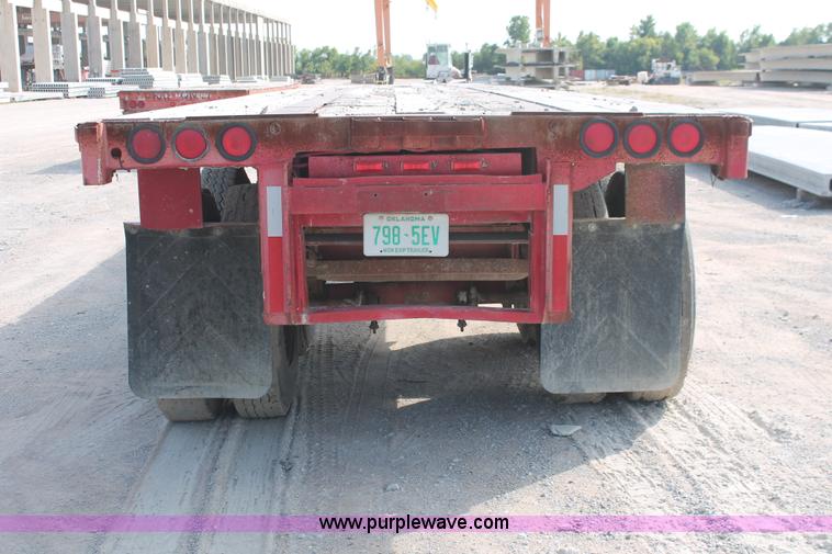 image for item H8473 1986 Utility 40' flatbed float trailer