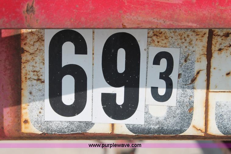 image for item H8473 1986 Utility 40' flatbed float trailer