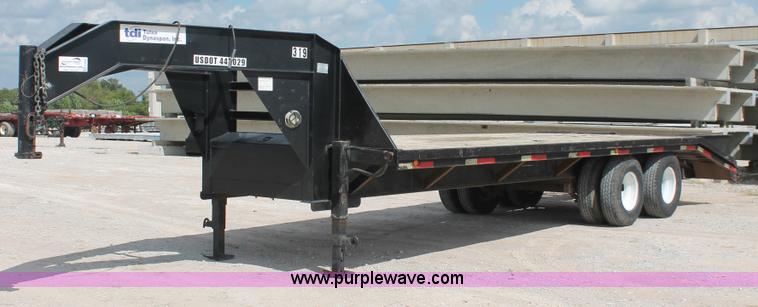 image for item H8483 2000 L&L 20' gooseneck trailer