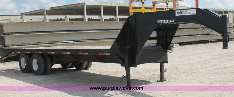 image for item H8483 2000 L&L 20' gooseneck trailer