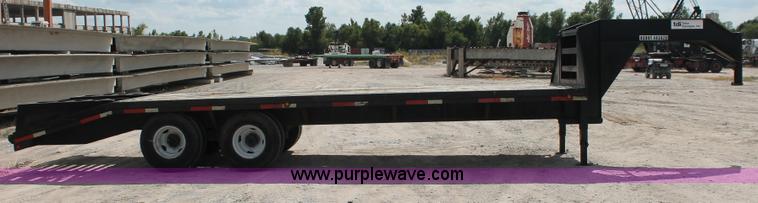 image for item H8483 2000 L&L 20' gooseneck trailer