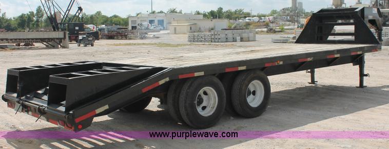 image for item H8483 2000 L&L 20' gooseneck trailer