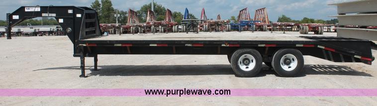 image for item H8483 2000 L&L 20' gooseneck trailer